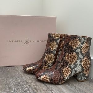 Chinese Laundry Booties 6 NWT